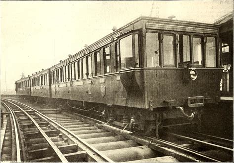 An Electric Train On The Liverpool Overhead Railway The Worlds First