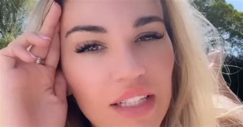 Christine Mcguinness Appears Topless In Glam Snap As She Puts On Eye