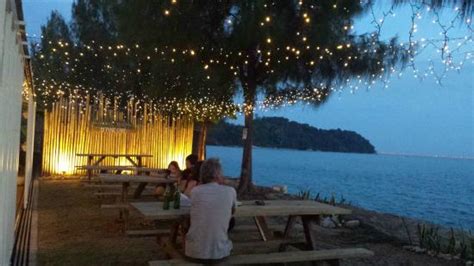Compare hotel prices and find an amazing price for the rockbund fishing chalet house / apartment in lumut. D'Pine Cafe - Picture of Rockbund Fishing Chalet, Lumut ...
