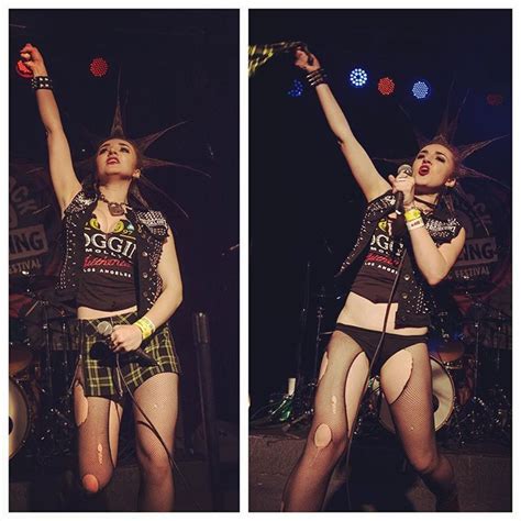 Erin Micklow En Instagram Publicly Embarrassing Myself Singing With Punkrockkaraoke