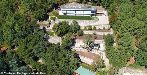 Ronaldo takes fans on a tour of his house. Cristiano Ronaldo 'sells £2.3M hill-side mansion to team ...