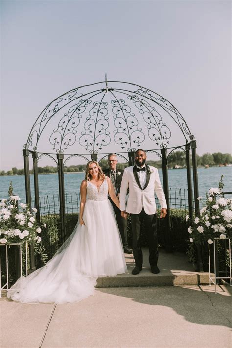 10 Delightful Outdoor Wedding Venues In Michigan