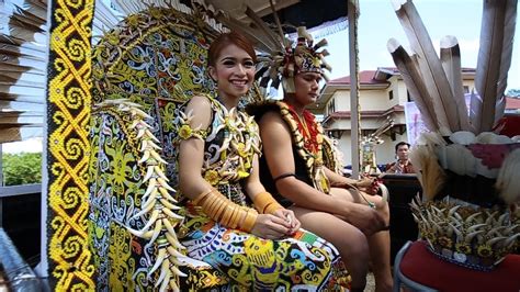 Prosesi Pekiban Pernikahan Adat Suku Dayak Kenyah Lepo Tau Exotic Borneo Kalimantan Youtube