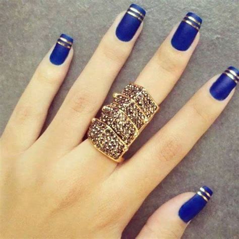 El color azul marino html es aproximadamente un colores html. Unhas Decoradas BR Unhas Decoradas com Azul e Dourado e o anel né?sem comentários. | Unhas azuis ...