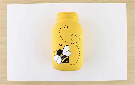 Just Bee Cause Vase Diydg Diy Jar Crafts Clay Pot Crafts Bee