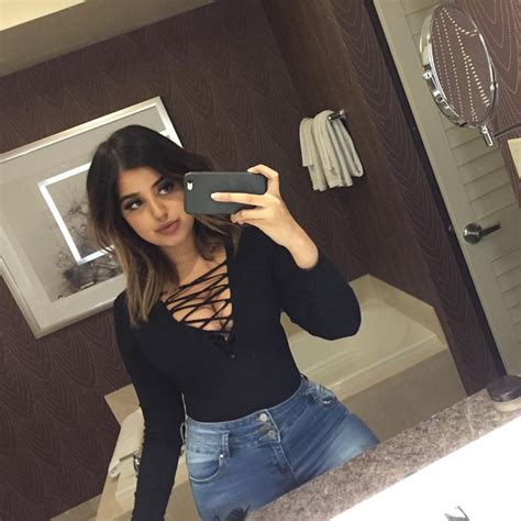 Kiranxo Cleavage Pictures 23 Pics Sexy Youtubers