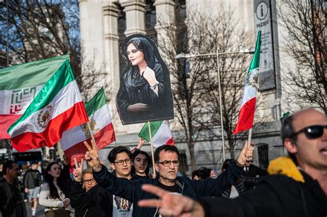 Iran Protests Target Ayatollah Khamenei Social Media Accounts Bloomberg