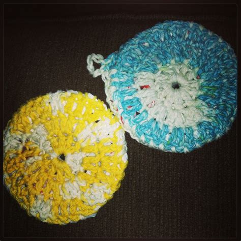 Half pot of yarn (instrumental) liu ke yi. Plarn and yarn pot scrubbies I made. | Crochet projects ...