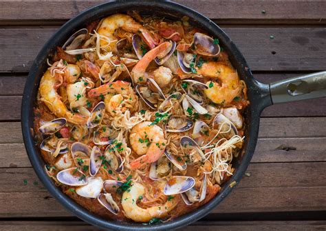 Prawns And Clams With Spanish Noodles Fideos Gday Soufflé