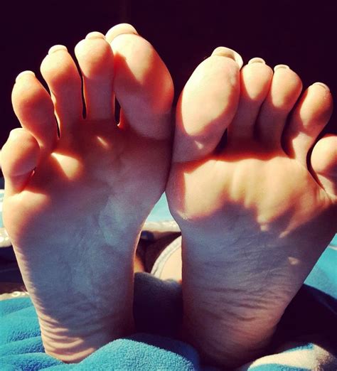 Pin Em Sexy Hot Feet And Soles