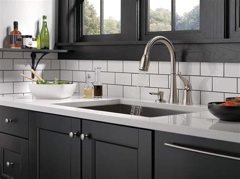 Swivel head style faucets are also useful accessories for your kitchen as they allow you to move the entire spout out of the way, giving you more room. Top 10 Best Kitchen Sink Faucets in 2020 Reviews | Guide