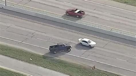 Suspects Change Vehicle During Police Chase In Dallas Texas Us News