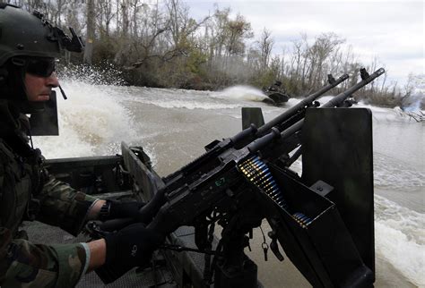 Photo Swcc Twin M240 Machine Guns