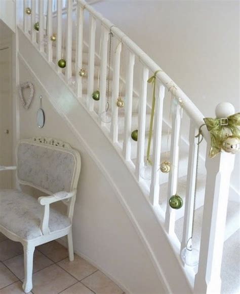 Decorate The Stairs For Christmas 30 Beautiful Ideas Christmas