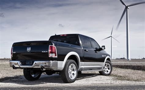 The display only has 1, 2, and d. 2013 Ram 1500 | New cars reviews