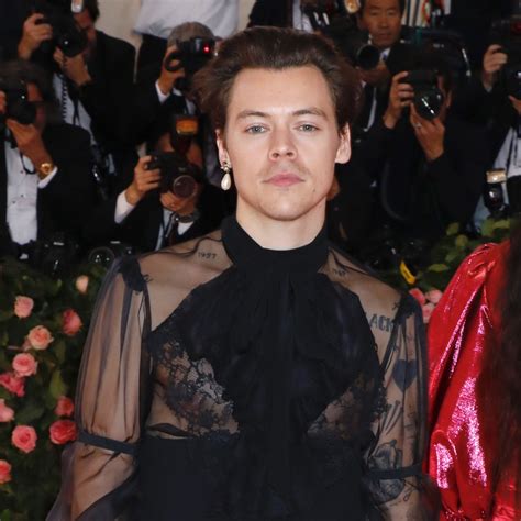 Harry Styles Responds To Questions About His Sexuality Us Weekly