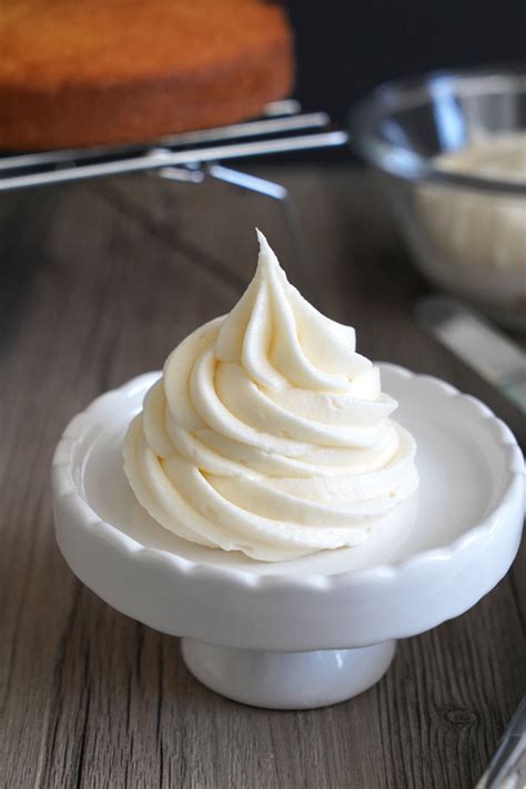 Fluffy Cream Cheese Frosting Dessarts