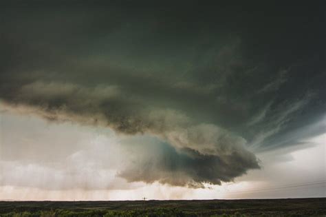 The Difference Between A Shelf Cloud And A Wall Cloud