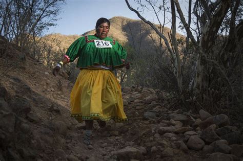 tarahumara runners return to mexico s copper canyon in english el paÍs