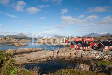 Foto De Stock Cabañas De Pesca En Mortsund Islas Lofoten Noruega