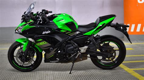 If you're used to an unrestricted 600cc machine you will notice the performance deficit, mostly in acceleration at higher, less legal speeds, but that's missing the point of these lams compliant. Kawasaki Ninja 650R Wallpapers | BadAssHelmetStore