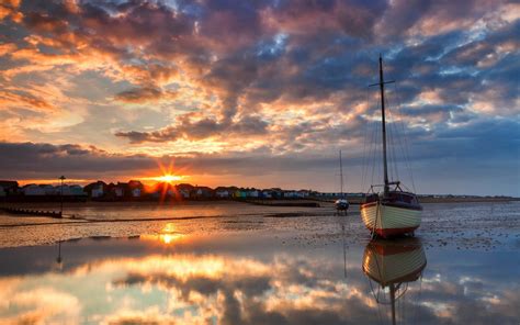 38 Sailboats At Sunrise Wallpaper On Wallpapersafari