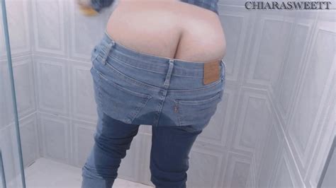 Jeans Wetting Buttcrack Chiara And Yumi Exploring Fetishes