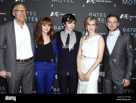 From Left Executive Producer Carlton Cuse And Cast Members Olivia