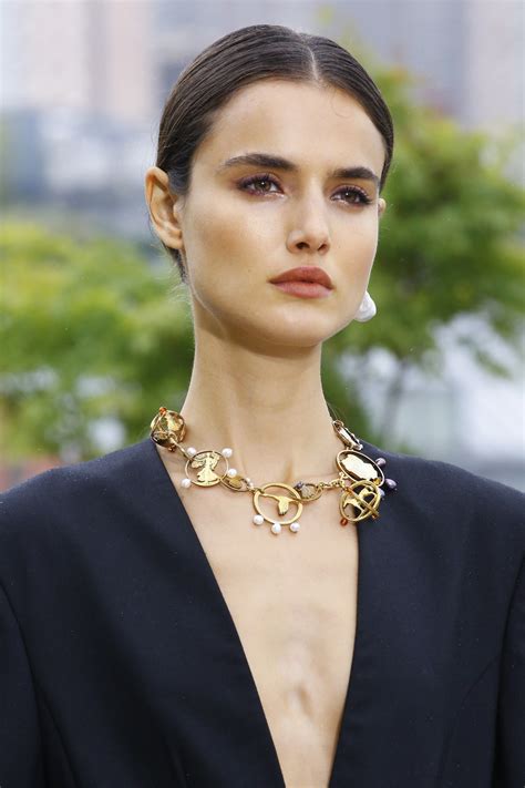 Oscar De La Renta Spring 2019 Ready To Wear Collection Vogue High Fashion Jewelry Sparkly