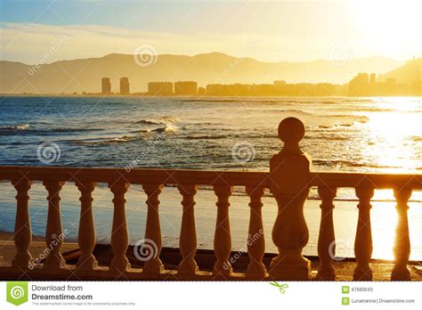 Además de hoteles baratos en cullera los viajeros más exigentes pueden encontrar hoteles de lujo y también apartamentos, pudiendo elegir entre pisos y casas de vacaciones ubicados en las localidades más populares de la. Cullera Playa Los Olivos Beach Sunset In Valencia Stock Image - Image of scenic, outdoor: 67683043