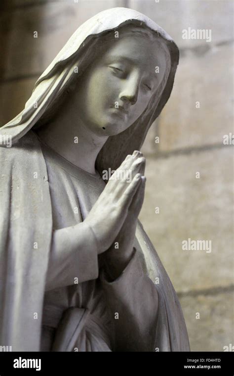 Virgin Mary Praying Stock Photo Alamy