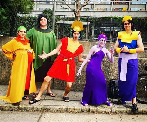 30 Group Disney Costume Ideas For You And Your Squad To Wear This Halloween Cute Halloween