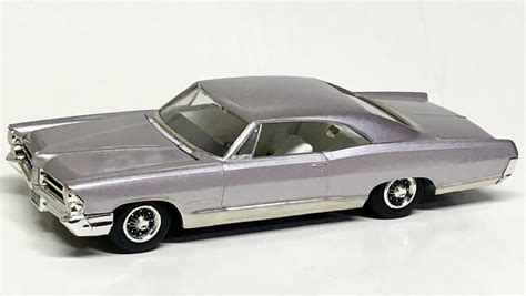 Amt 1965 Pontiac Bonneville In Evening Orchid Metallic Modelcars