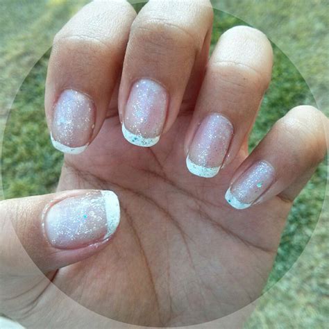 Awasome White And Silver Glitter Nail Designs 2022 Fsabd42