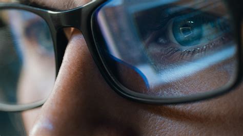 Do Blue Light Glasses Work How To Protect Your Eyes According To Experts The New York Times