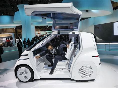 Tokyo Motor Show Pushes The High Tech Envelope