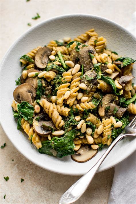 This healthy vegan spinach and mushroom pasta is quick and delicious ...
