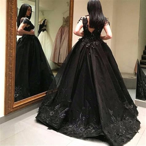 2017 Latest Saudi Arabia Black Ball Gown Prom Dresses Cap Sleeves