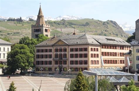Wallis ), more formally the canton of valais, is one of the 26 cantons forming the swiss confederation. Conseil d'Etat valaisan législature 2021 - 2025 ...