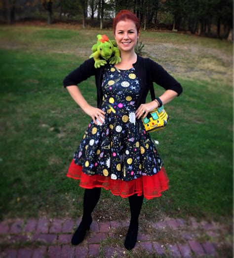 23 Perfect Halloween Costumes For Every Teacher And Book Lover Themed