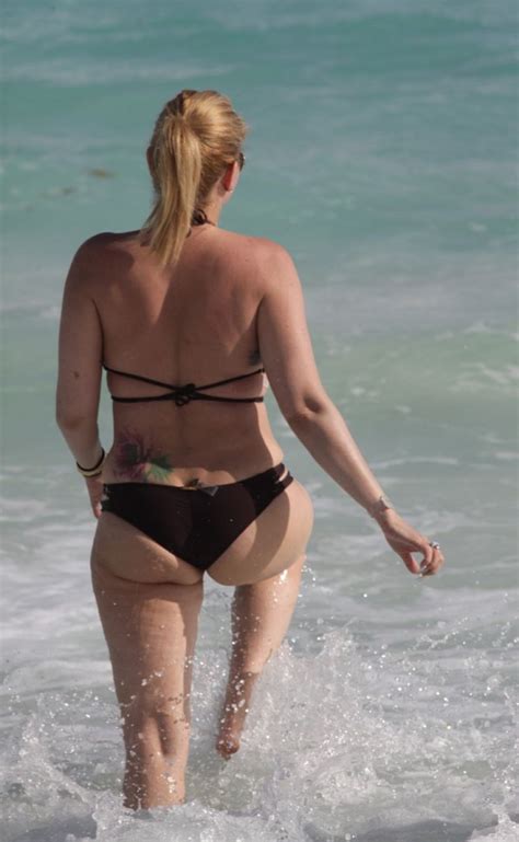 Shanna Moakler In Bikini At A Beach In Cancun 12182021 Hawtcelebs