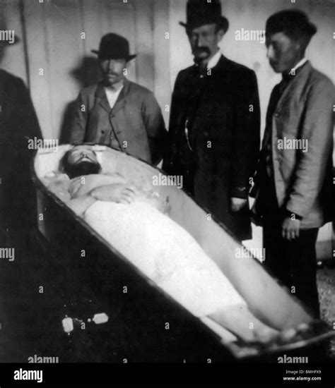 Jesse James American Outlaw Dead In Coffin Body Half Covered With Sheet 4 Men Standing By