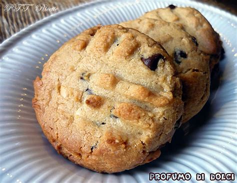 Arachidi, burro di arachidi, cioccolato al latte, pasticcini. Biscotti al burro di arachidi e cioccolato - PTT Ricette