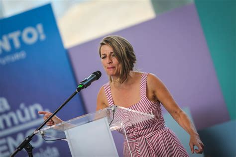 Yolanda Díaz Regresa A Vigo Ovacionada Como La Mejor Ministra De