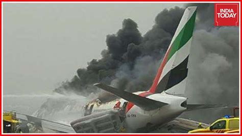 Trivandrum Dubai Emirates Flight Crash Lands In Dubai 6 Injured Youtube