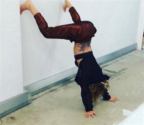 cheryl cole arrasa en instagram con su particular twerking