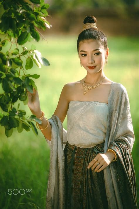Beautiful Thai Girl In Thai Traditional Costume 500px Thai Traditional Dress Traditional