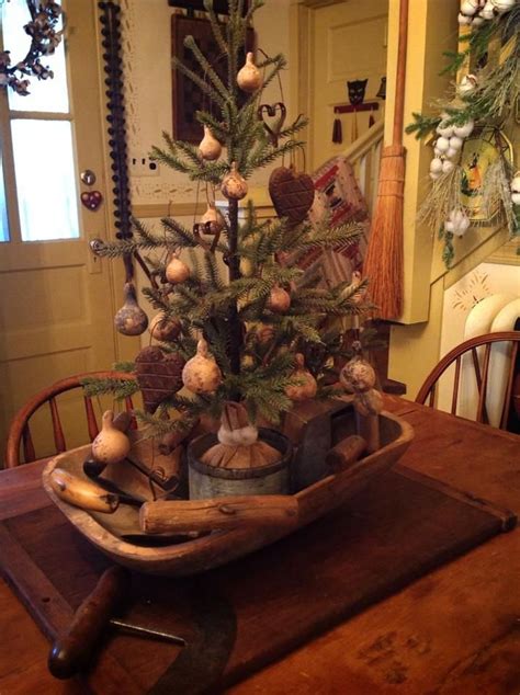 41 Awesome Small Christmas Tree Ideas Primitive Christmas Decorating