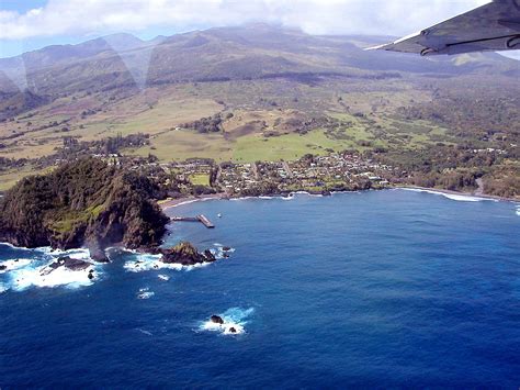 The population was 1,235 at the 2010 census. Maui - Travel guide at Wikivoyage