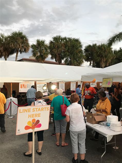 Venture Construction Group Of Florida Provides Holiday Meals To Locals